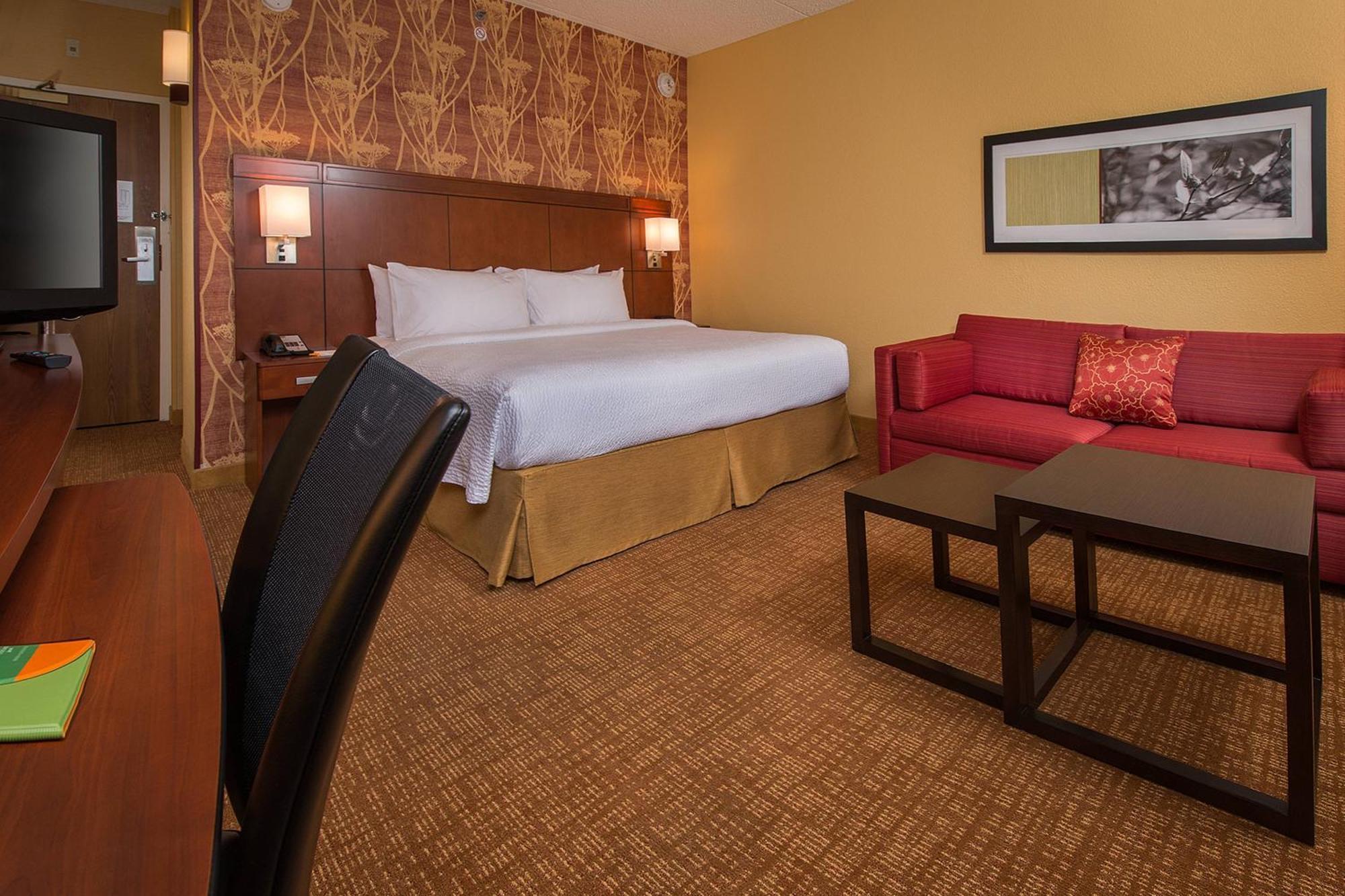 Courtyard - Busch Gardens Hotel